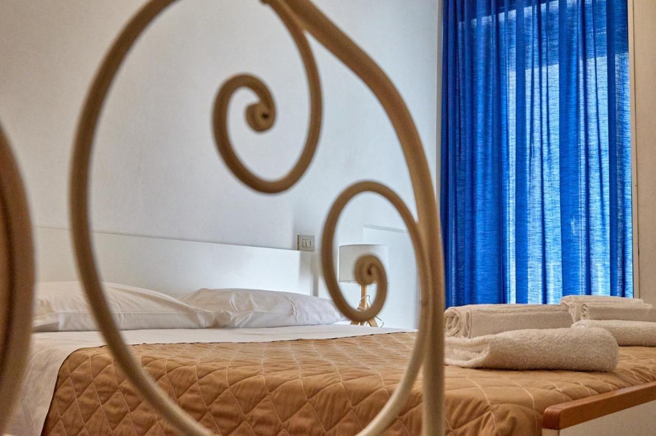Hotel Spring ริมินี ภายนอก รูปภาพ