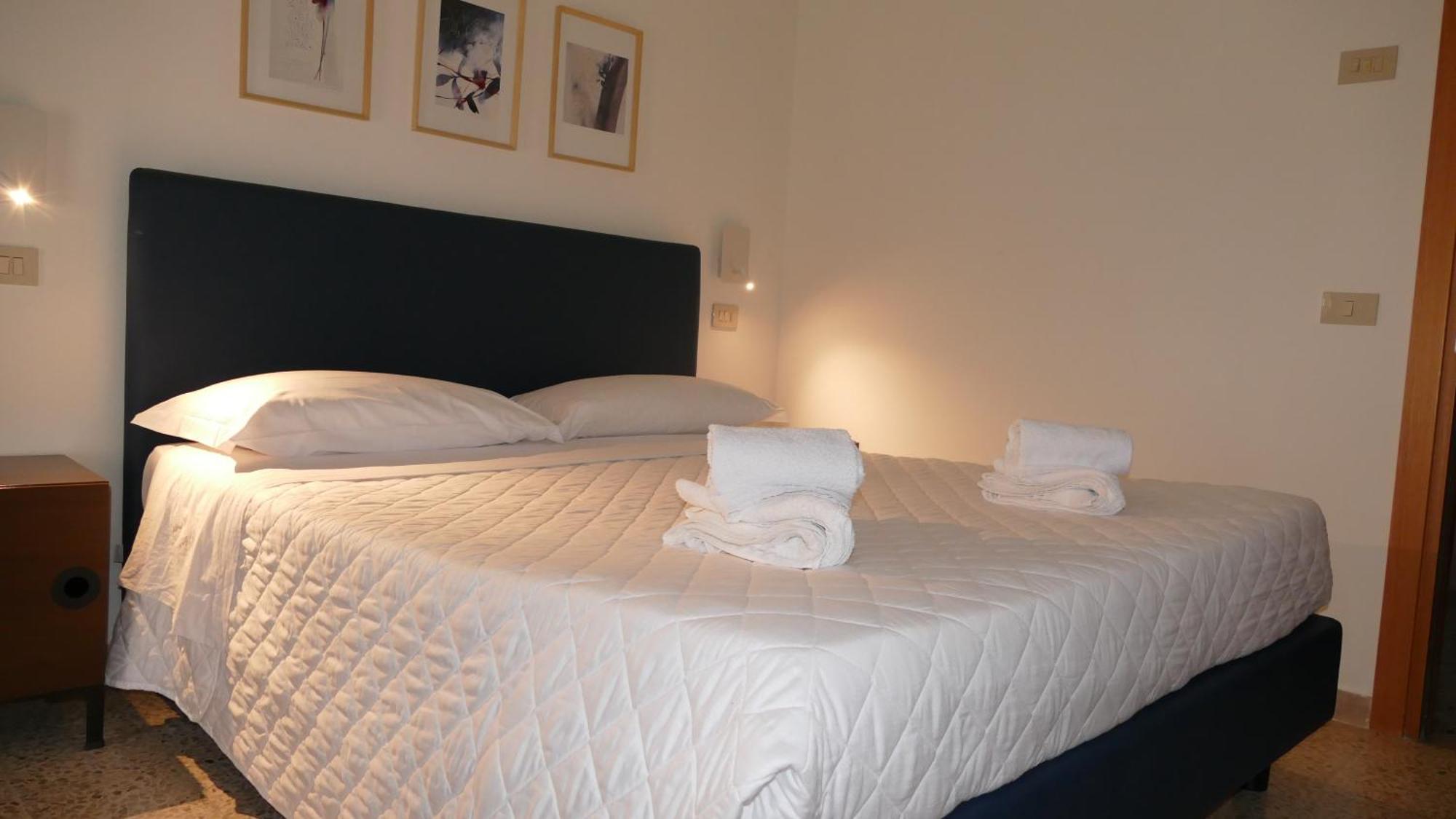 Hotel Spring ริมินี ภายนอก รูปภาพ