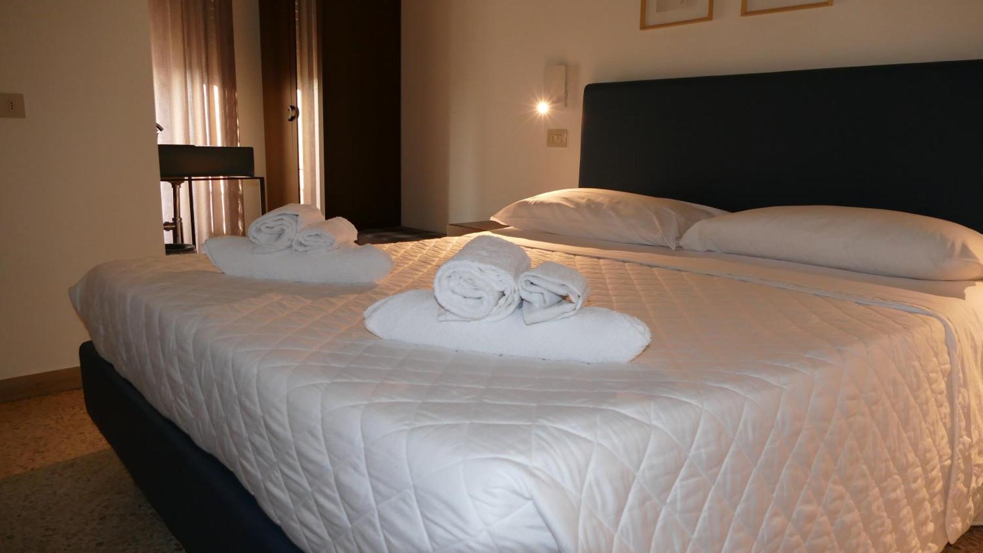 Hotel Spring ริมินี ภายนอก รูปภาพ