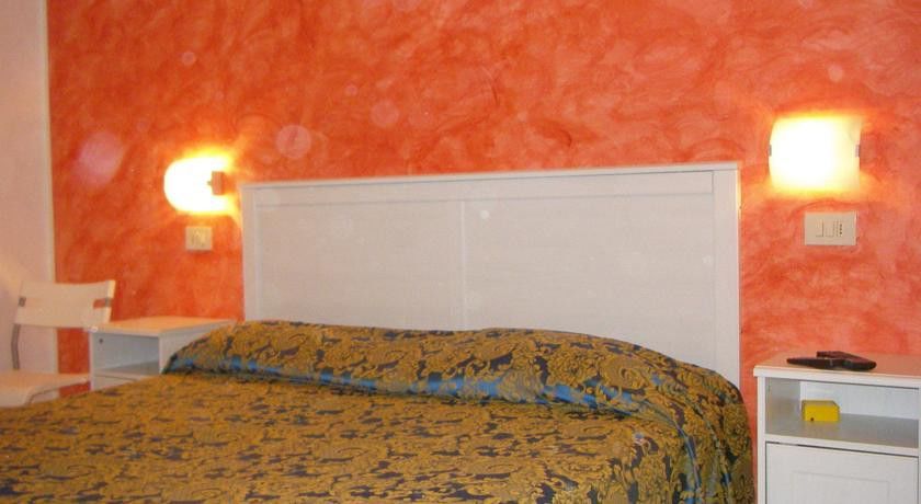Hotel Spring ริมินี ภายนอก รูปภาพ